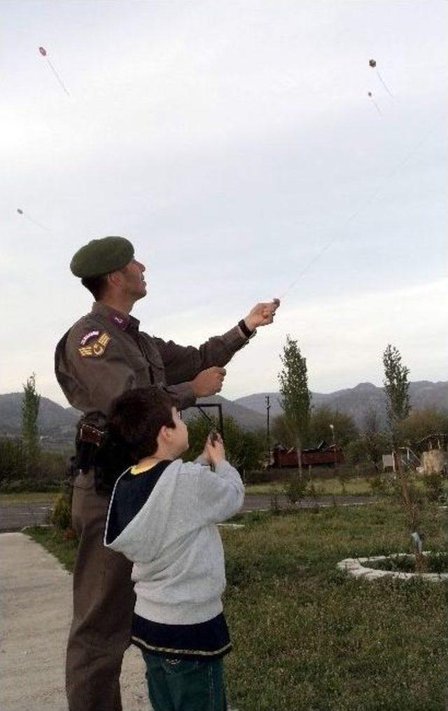 Mehmet&ccedil;ik, U&ccedil;urtma Şenliğinde &Ouml;ğrencilerle Buluştu 2