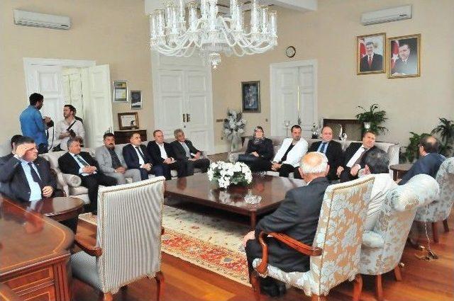 Yunusemre Belediye Başkanı &Ccedil;er&ccedil;i, Vali Savaş&rsquo;ı Ziyaret Etti 2