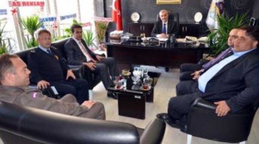 Kaymakam &Uuml;&ccedil;&uuml;nc&uuml;&rsquo;den, Başkan Karataş&rsquo;a Ziyaret