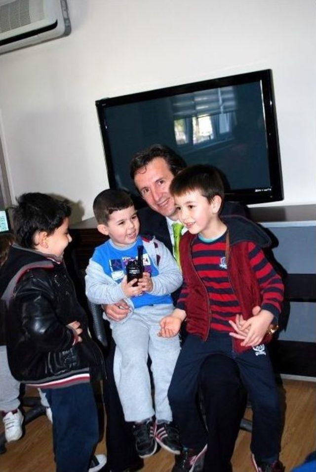 Minik &Ouml;ğrenciler Emniyet Teşkilatını Ziyaret Etti 1
