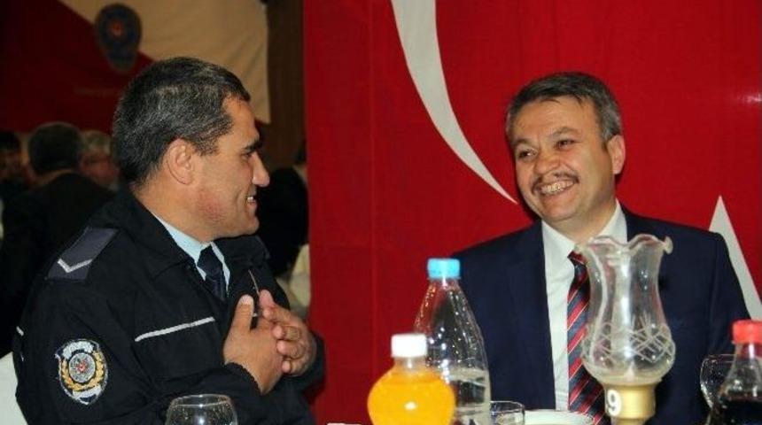 Polisler Moral Yemeğinde Buluştu