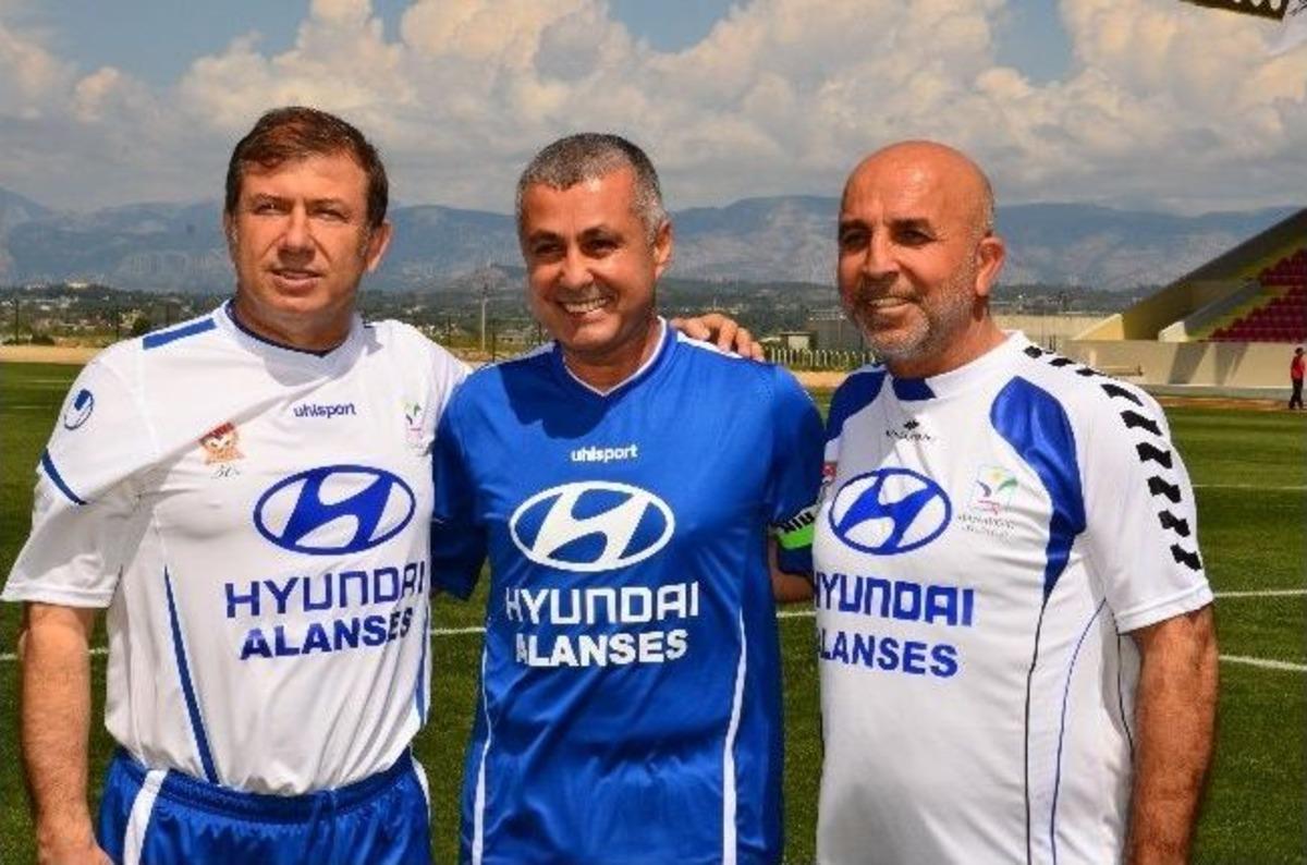 Ş&ouml;hretlerden Futbol Ş&ouml;leni