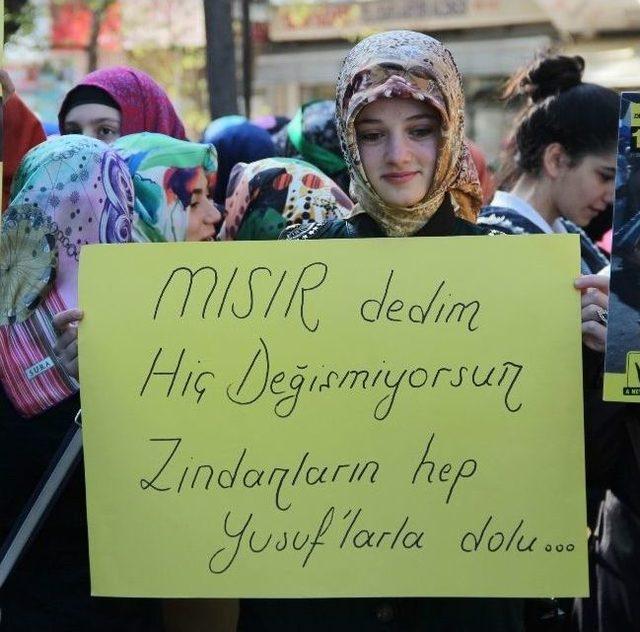 Darağaçlı Ve Dualı Mısır Protestosu 1