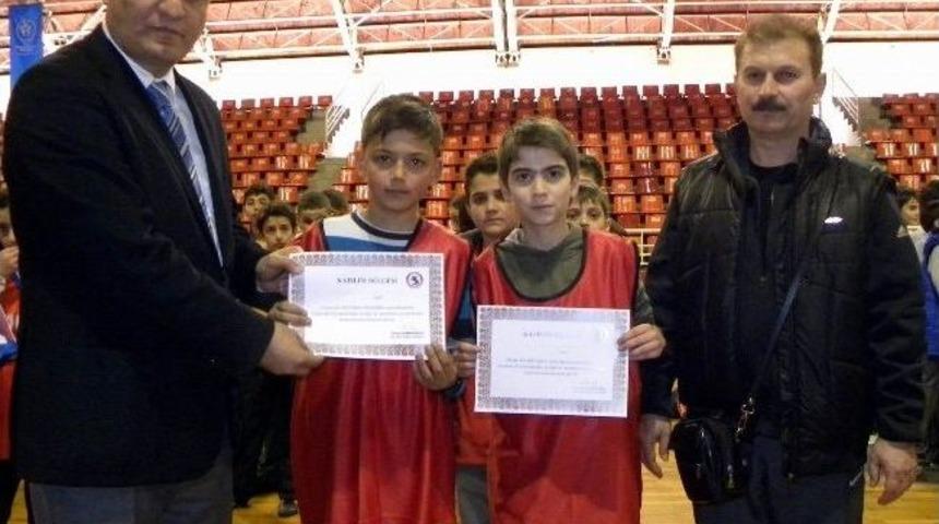İlkadım Geleneksel &Ccedil;ocuk Oyunları Şenliği Finali Yapıldı