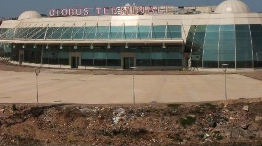 Eski Bakan Şahin&rsquo;in İsmi Terminalden Kaldırıldı