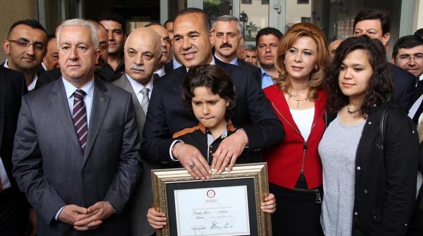 Adana B&uuml;y&uuml;kşehir Belediye Başkanı S&ouml;zl&uuml;, G&ouml;reve Başladı