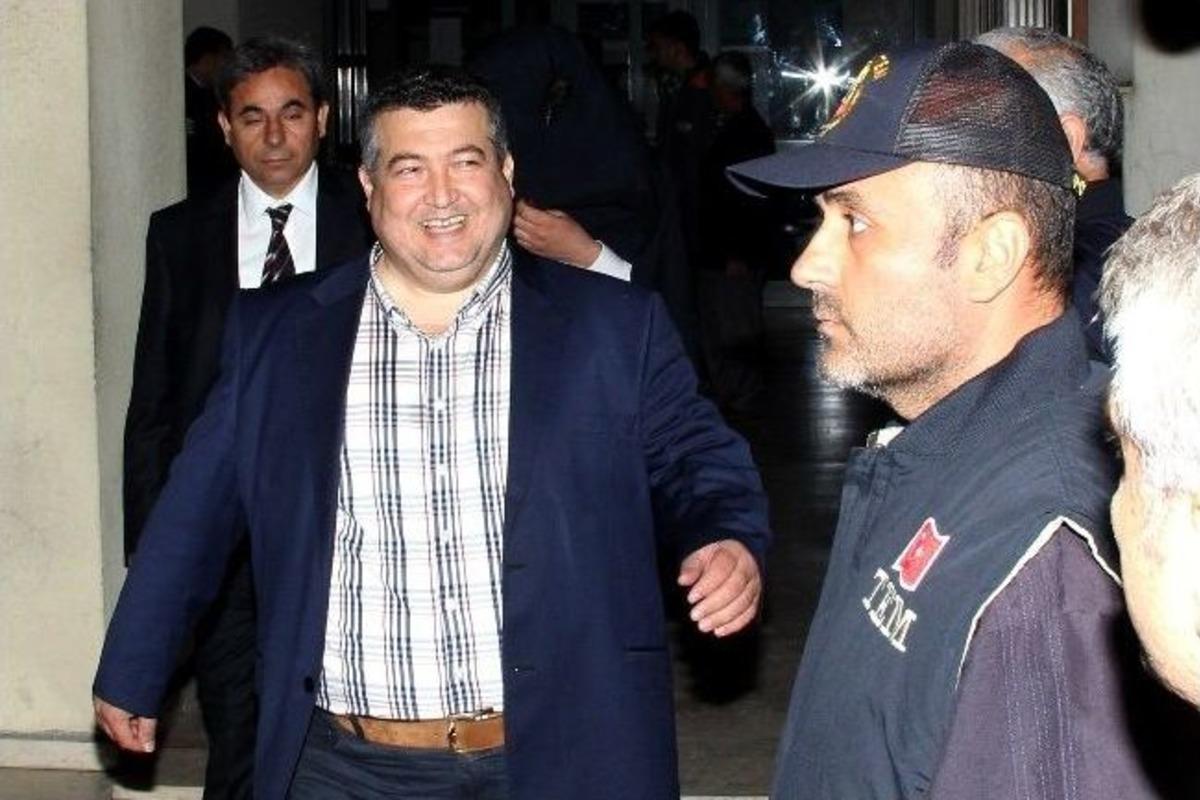 Yasadışı Dinlemeye 6 Tutuklama