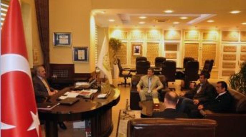 Rekt&ouml;r Uysal&rsquo;a Ziyaret