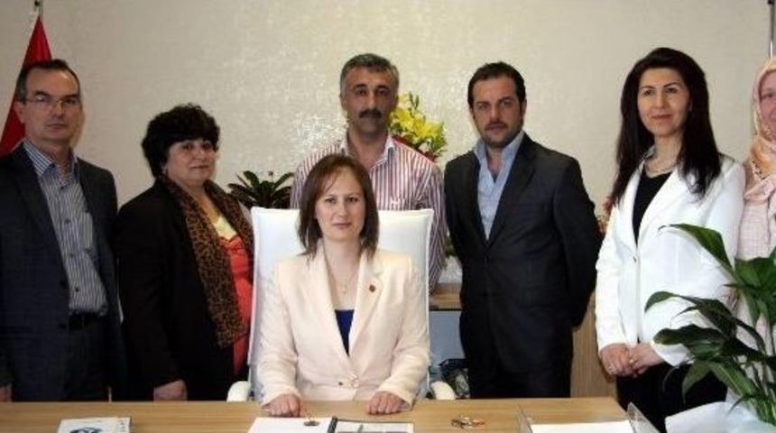 (&ouml;zel Haber) Bursa&rsquo;nın En Eski Mahallesinin İlk Kadın Muhtarı G&ouml;revine Başladı