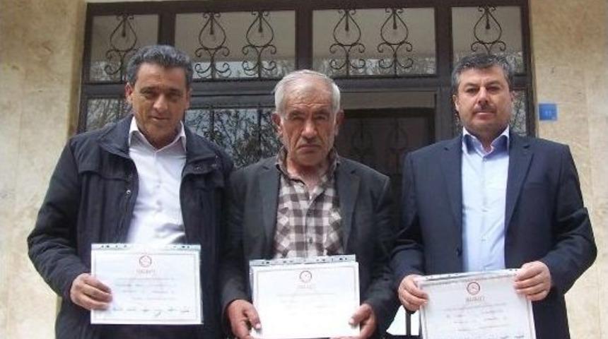Korkuteli&rsquo;nde Muhtarlar Mazbatalarını Aldı