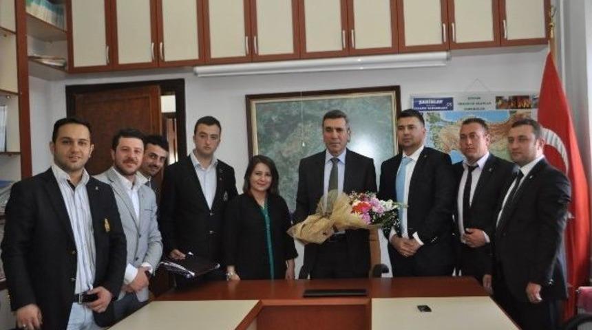 Demirci Ak Parti Gen&ccedil;lik Kollarından Kaymakama Ziyaret