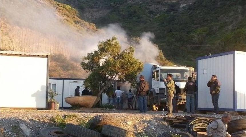 Yat Limanı İnşaatında Korkutan Yangın
