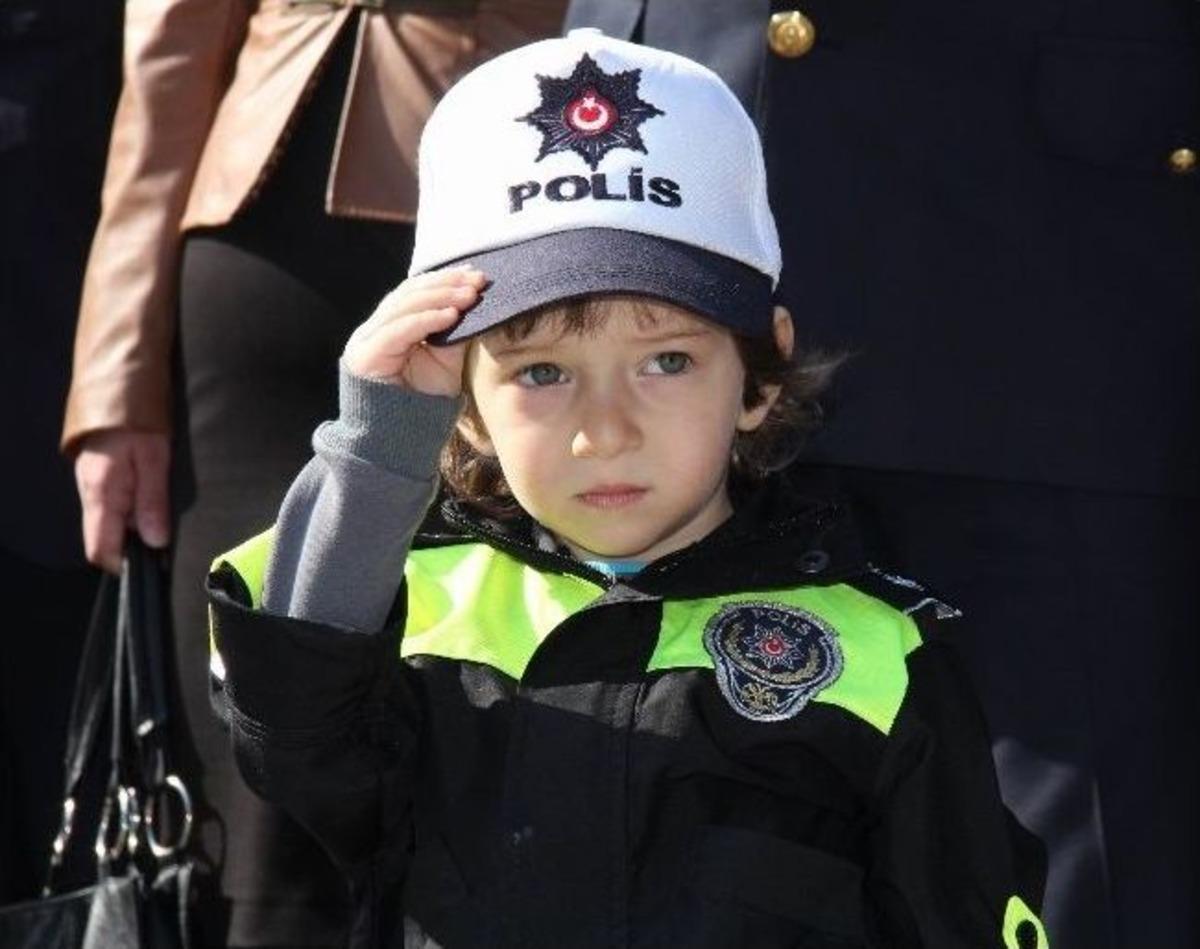 10 Nisan Polis G&uuml;n&uuml;