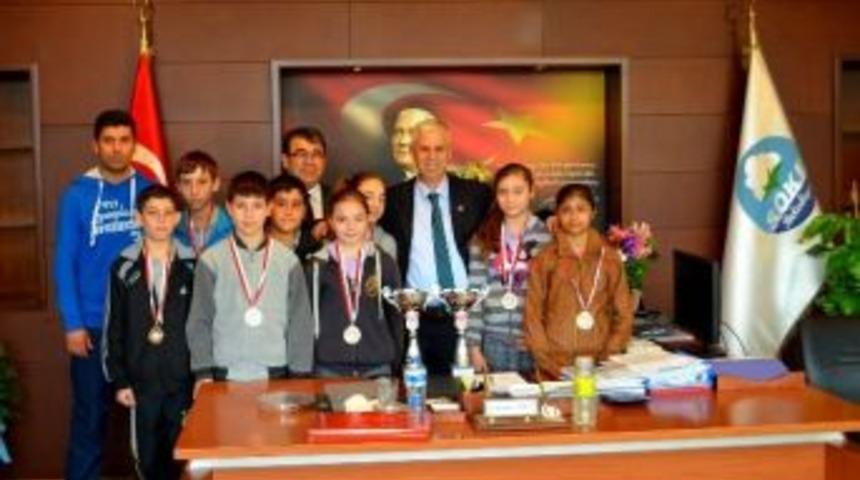S&ouml;ke&rsquo;nin Şampiyon Badmintoncuları T&uuml;rkiye Şampiyonasına Gidiyor