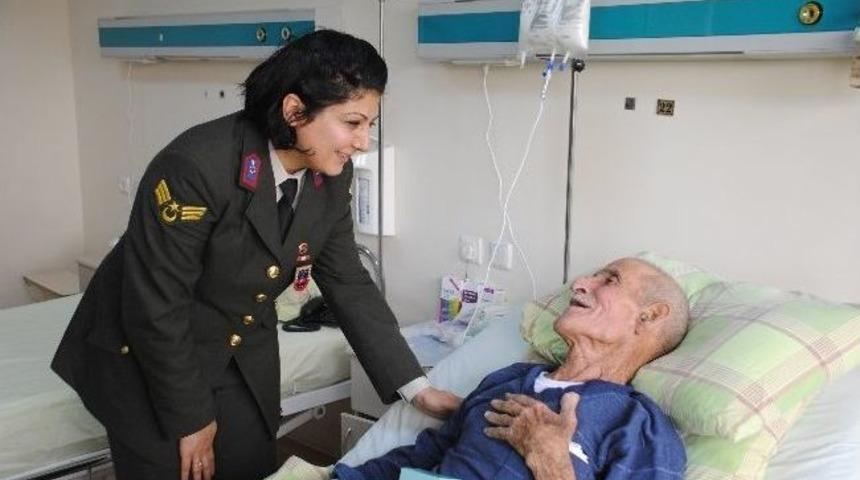 Jandarma&rsquo;dan Kanser Hastalarına Moral Ziyareti