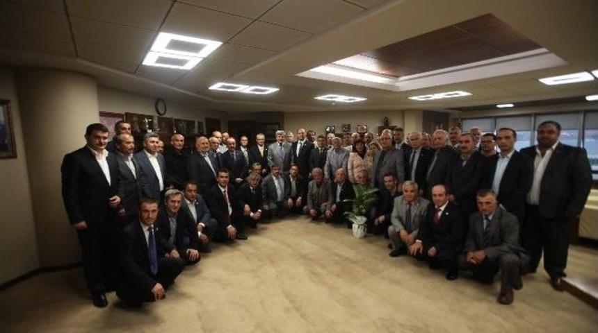 Muhtarlardan Başkan Karaosmanoğlu&rsquo;na Hizmet Teşekk&uuml;r&uuml;