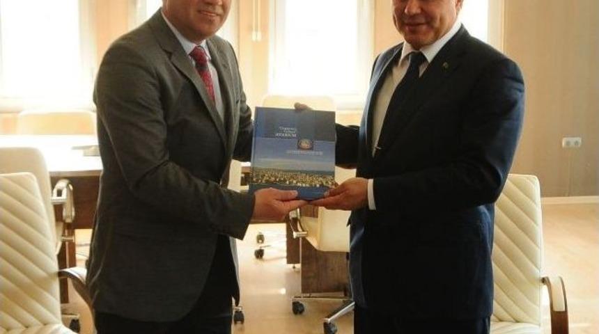 B&uuml;y&uuml;kel&ccedil;i Serdarov'dan Başkan Taş&ccedil;ı'ya Ziyaret