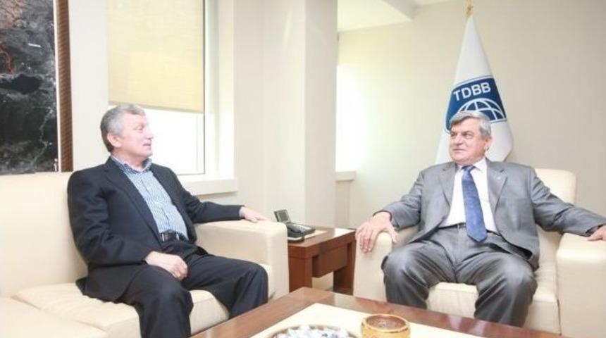 Eski Bakan Osman Pepe'den B&uuml;y&uuml;kşehir Ziyareti