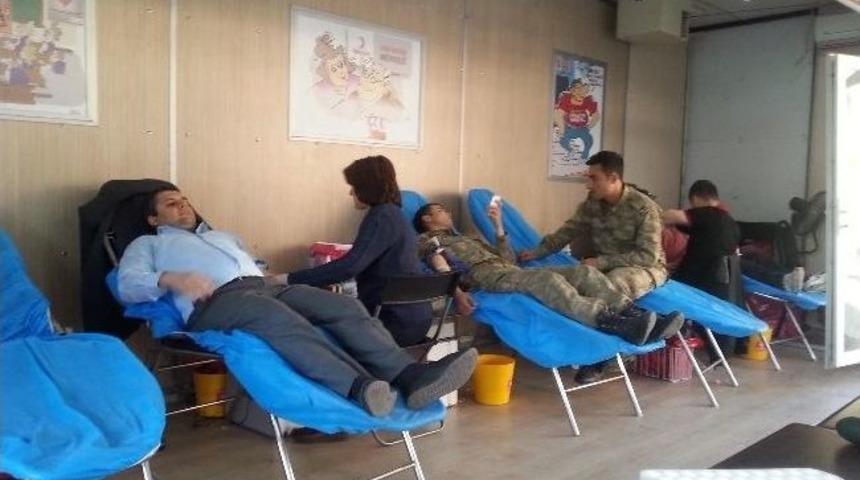 Kızılay, S&ouml;ke'de Kan Bağış Topladı