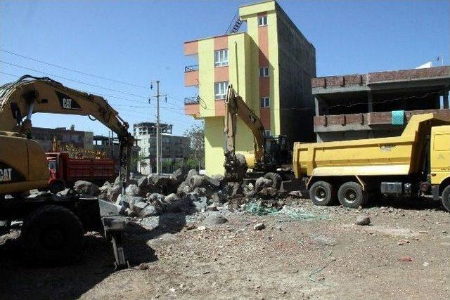 Siverek Belediyesi Hafriyatları Temizlemeye Başladı 1