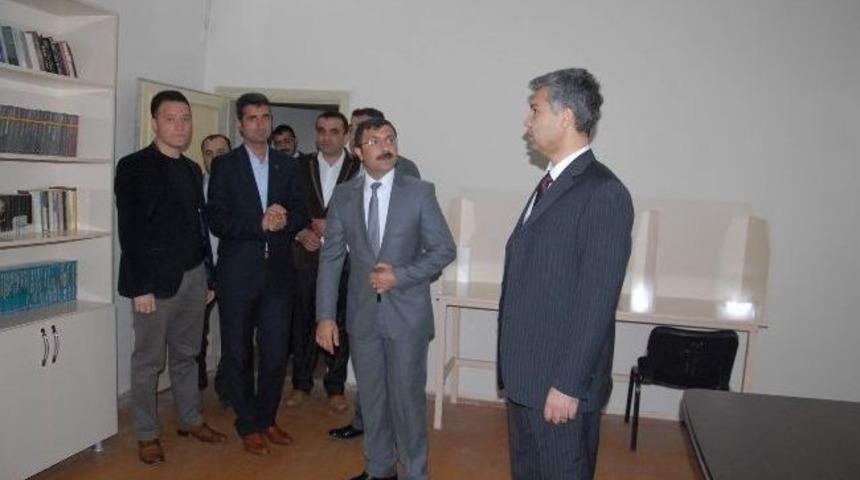 Siverek Kaymakamı K&uuml;t&uuml;phane A&ccedil;ılışına Katıldı