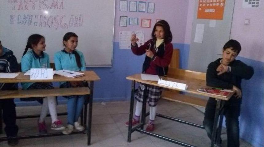 &ldquo;hoşg&ouml;r&uuml; Ve Farklılıkları Kabullenme&rdquo; M&uuml;nazarası Yapıldı