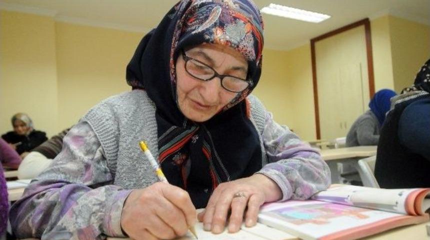 K&uuml;tahya'da 14 Bin 910 Kişi Okuma-yazma Bilmiyor