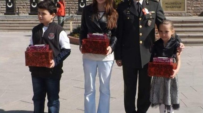 Boz&uuml;y&uuml;k'te Polis Haftası Kutlamaları