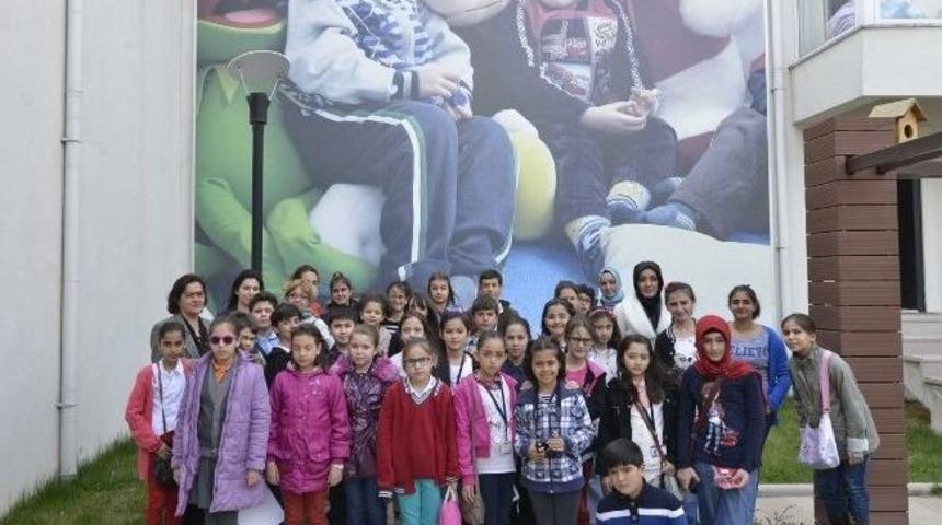 &Ccedil;ocuk Meclisi &Uuml;yeleri&rsquo;nden L&ouml;sev&rsquo;e Ziyaret