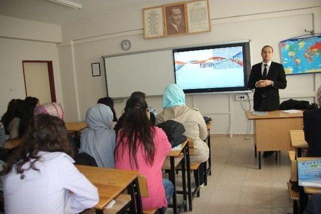 İstanbul Kemerburgaz &Uuml;niversitesi Heyeti Mardinli &Ouml;ğrencilere Seminer Verdi 1