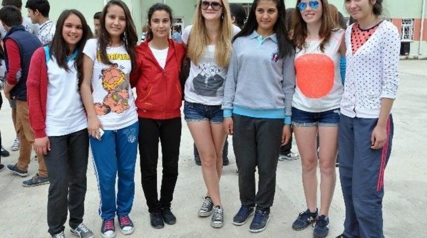 Bel&ccedil;ikalı &Ouml;ğrencilerden Kardeş Okul Ziyareti