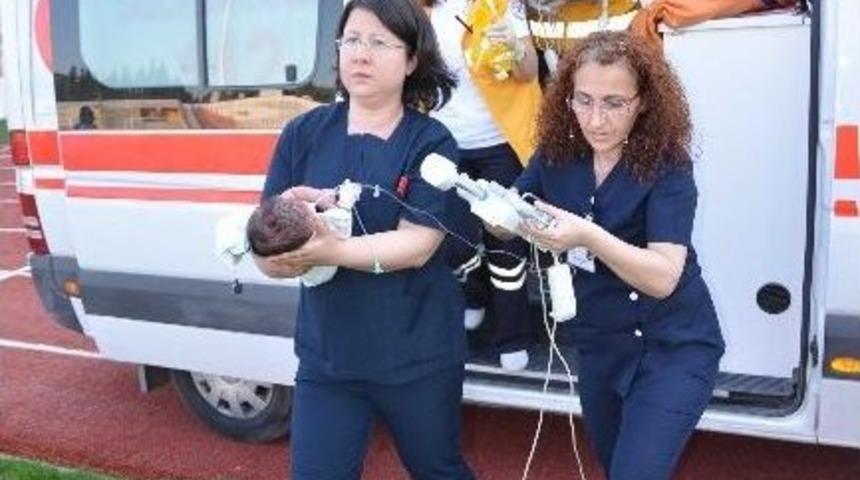 Doğuştan Talihsiz Bebek Umuda U&ccedil;tu