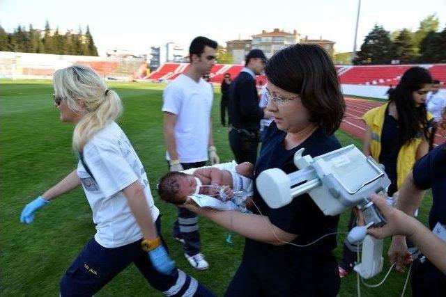 Doğuştan Talihsiz Bebek Umuda U&ccedil;tu 2