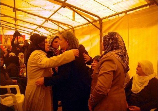 Diyarbakır&rsquo;da 79 Pkk&rsquo;lı İ&ccedil;in Taziye &Ccedil;adırı Kuruldu 3