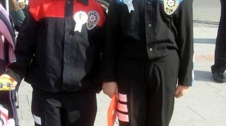 Burhaniye&rsquo;de Polis G&uuml;n&uuml; Coşkusu