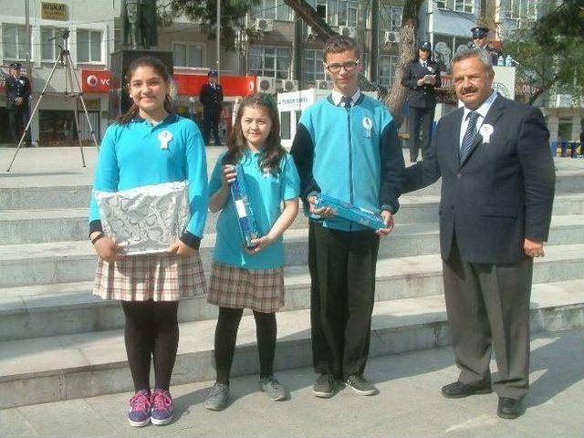 Burhaniye&rsquo;de Polis G&uuml;n&uuml; Coşkusu 1