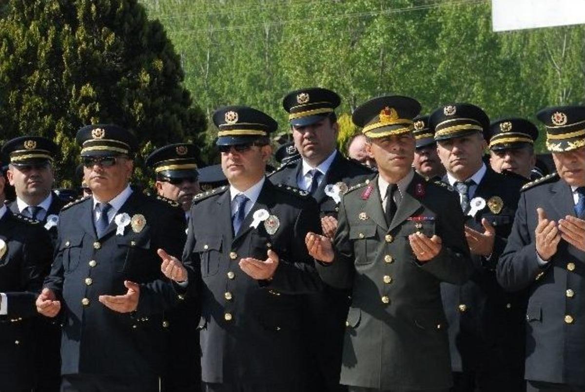 Polislerin Gurur G&uuml;n&uuml;