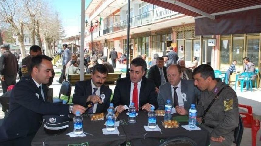 Şehit Polisler İ&ccedil;in Lokma Hayrı