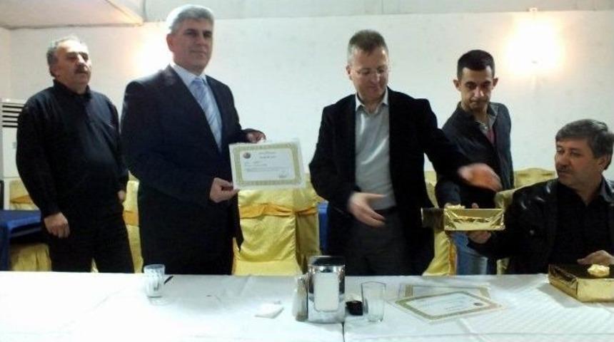 Erdek Kaymakamından &Ouml;zel İdare Personeline Veda Yemeği