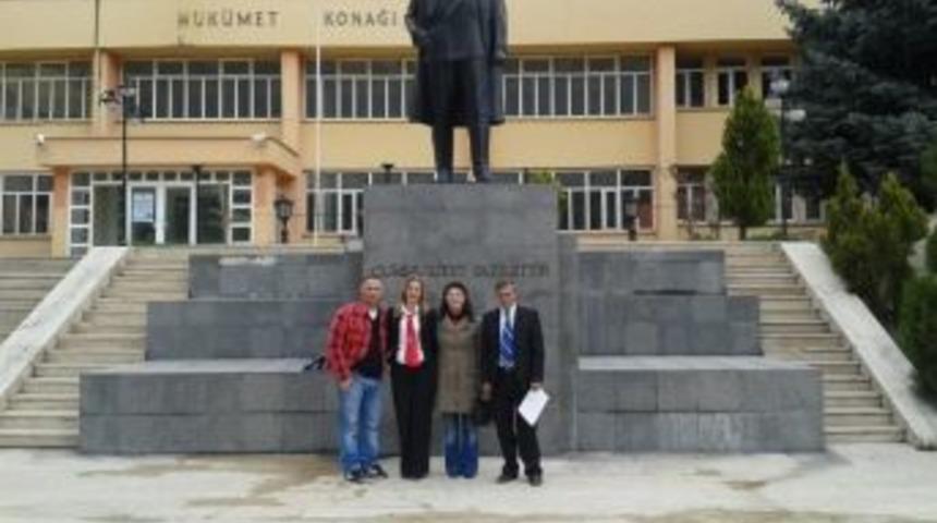 G&uuml;m&uuml;şhane&rsquo;nin Kadın Muhtarları Mazbatalarını Aldı