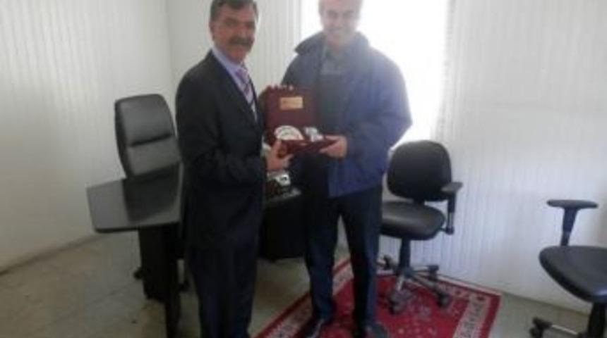 &Ccedil;tso Başkanı B&uuml;lend Engin'e Teşekk&uuml;r Plaketi