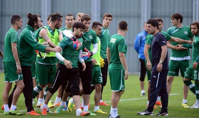 Bursaspor Teknik Direktörü Buz: