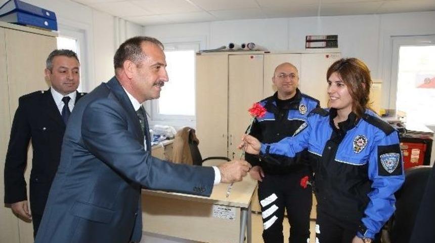 Belediye Başkanı Duruay Polisleri Unutmadı