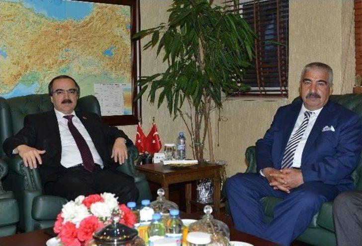Kozan Belediye Başkanı Musa Öztürk, Vali Coş’u Ziyaret Etti