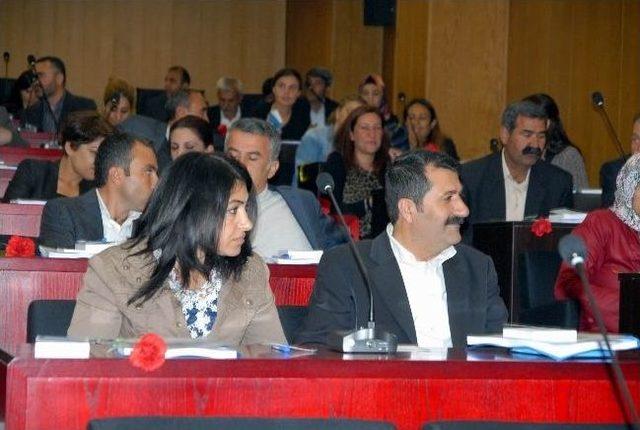 Diyarbakır B&uuml;y&uuml;kşehir Belediye Meclisi İlk Toplantısını Yaptı 2