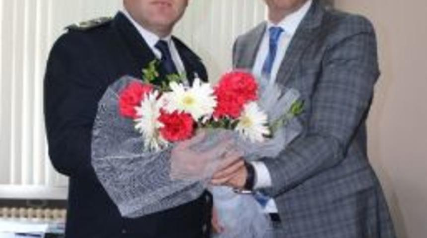 Togar&rsquo;dan Polise Kutlama