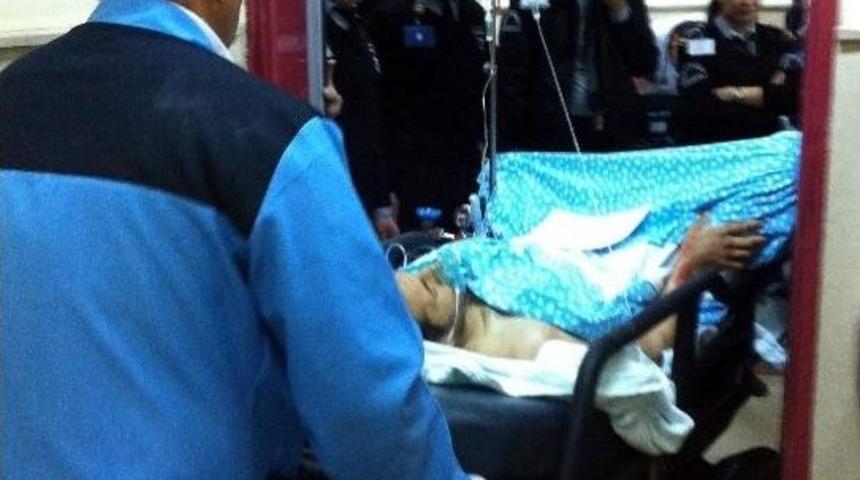 İnşaat İş&ccedil;ileri Bı&ccedil;aklarla Bir Birine Girdi: 2&rsquo;si Ağır, 4 Yaralı