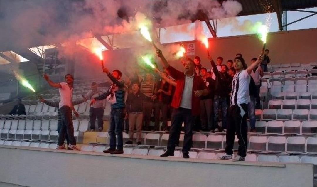 Aydınspor 1923&rsquo;e G&ouml;ztepe Ma&ccedil;ı &Ouml;ncesi Baklavalı Meşaleli Destek