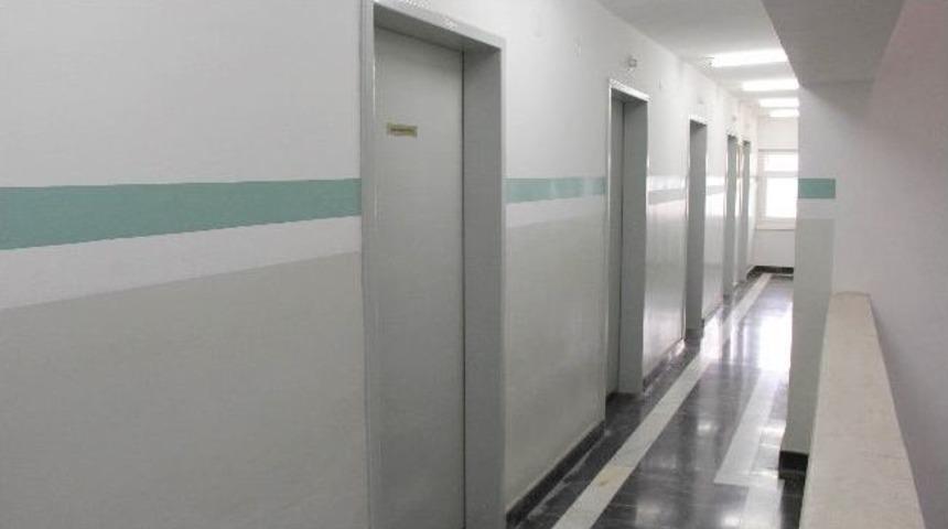 Om&uuml;&rsquo;deki &Ouml;ğretim &Uuml;yelerinin Kapılarına Kan S&uuml;r&uuml;ld&uuml;