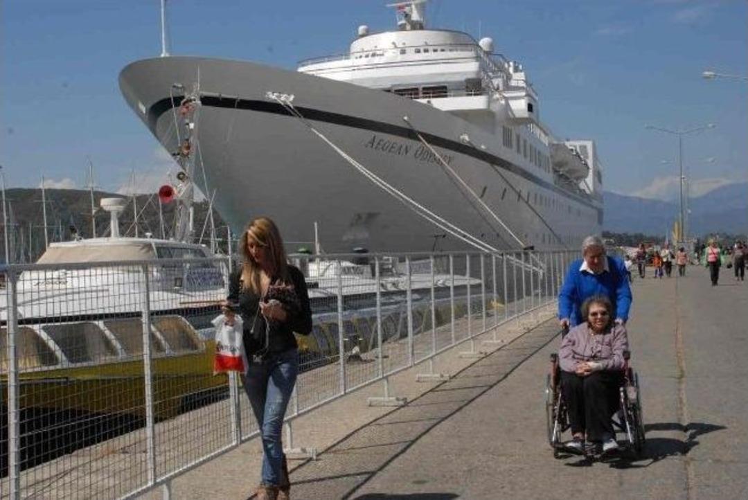 Mevsimin İlk Gemisi Fethiye&rsquo;ye 336 Turist Getirdi